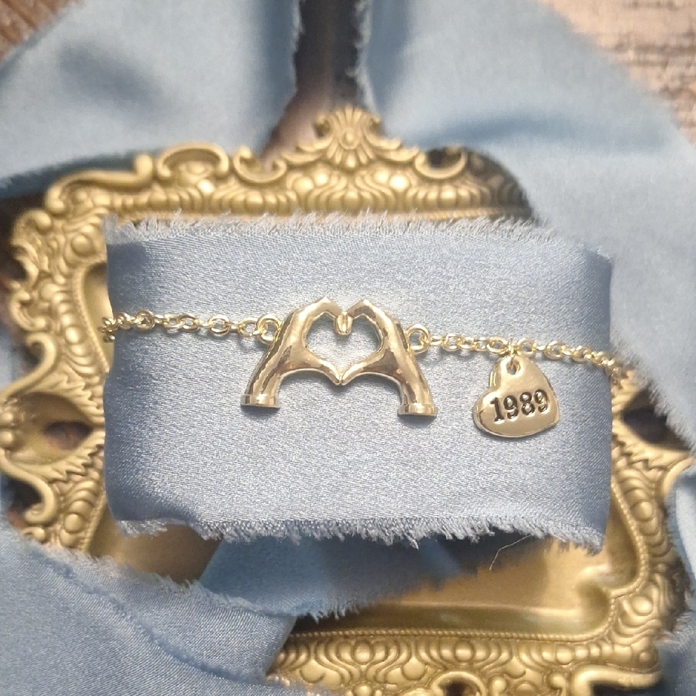 Taylor Swift 1989 Love Gold Bracelet